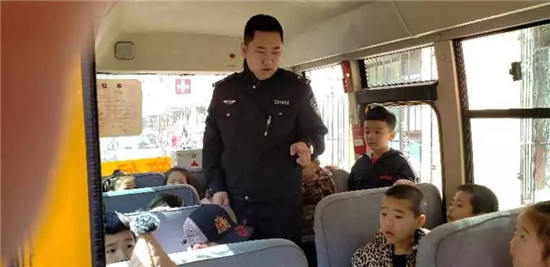 吉林市船營交管大隊加大對轄區校車安全隱患排查力度/ 吉林市船營交管大隊加大對轄區校車安全隱患排查力度