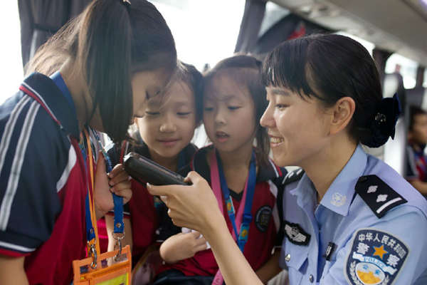 中英街一街兩制,電子標簽幫助學生通關 微信圖片_20190422083844.jpg
