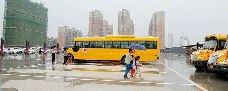 【實例】如何用41臺校車接送50000名學生? 【實例】如何用41臺校車接送50000名學生?