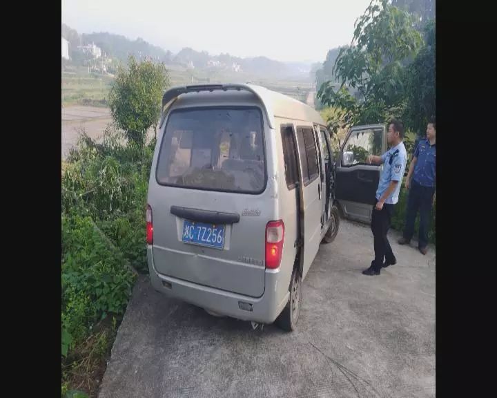 罰錢+刑拘，湘潭一“黑校車”被查！