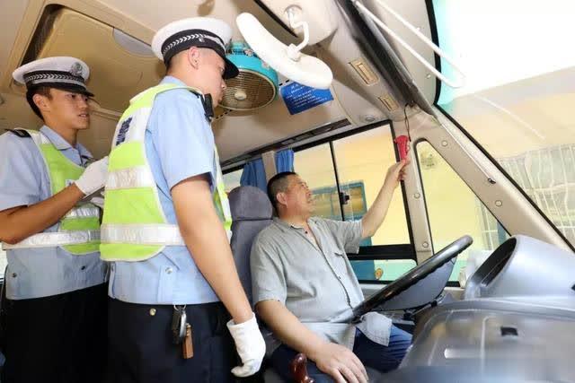 河津：開學前檢查校車