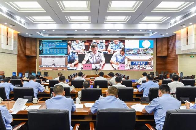 校車超載超員,小心被追究刑事責任! 校車超載超員,小心被追究刑事責任!