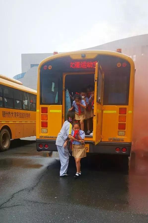 守護最“穩”校車，牢筑“安全防火墻”