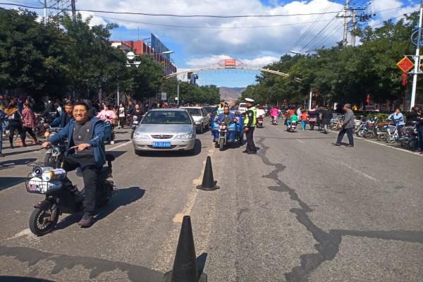 涼城大隊“五個進(jìn)一步”措施加強(qiáng)秋季校車安全管理確保中小學(xué)學(xué)生交通安全