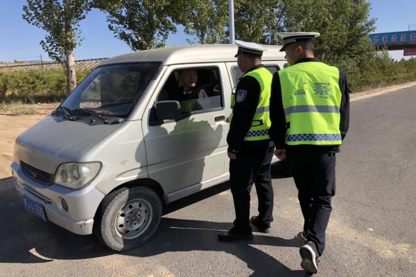 涼城大隊“五個進(jìn)一步”措施加強(qiáng)秋季校車安全管理確保中小學(xué)學(xué)生交通安全