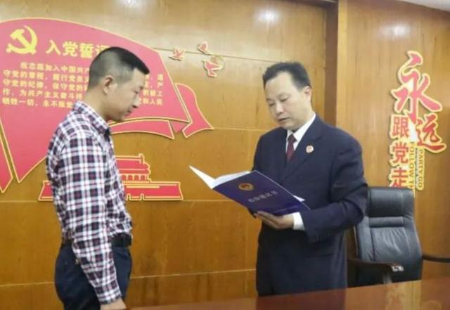 重慶酉陽:農村校車如何不再步步驚心?檢察建議護航校車安全 重慶酉陽:農村校車如何不再步步驚心?檢察建議護航校車安全