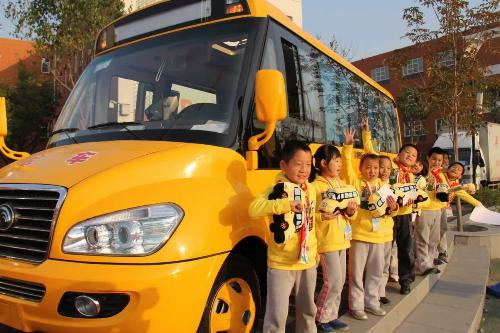 擅自將校車用來干這件事, 武漢一小學校長受處分 擅自將校車用來干這件事, 武漢一小學校長受處分