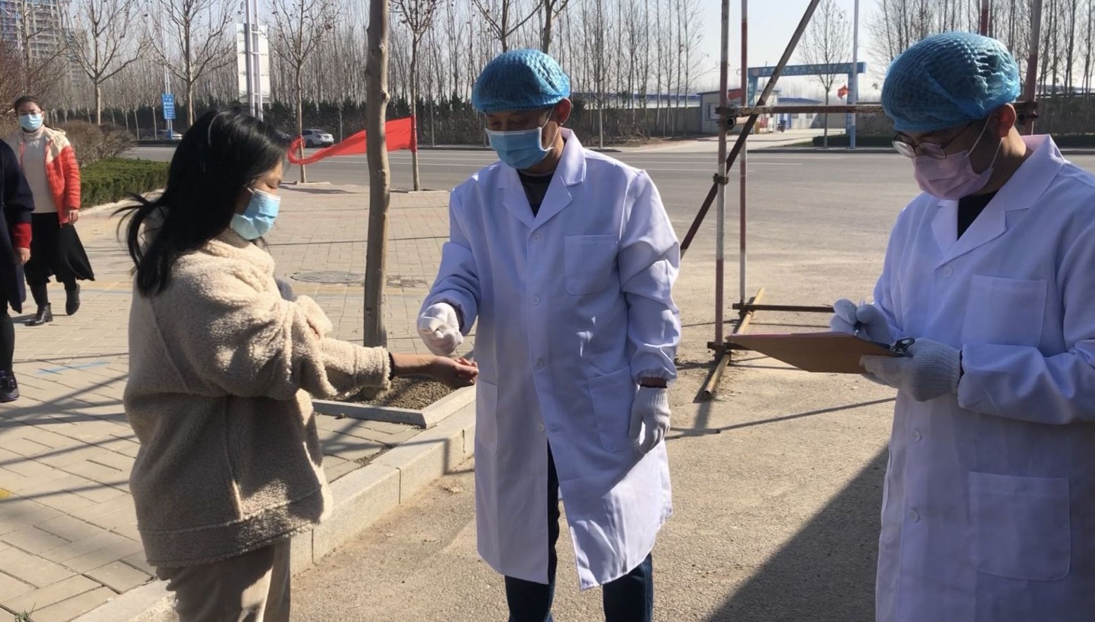 部門、校企聯動實景模擬,校車安全早準備! 部門、校企聯動實景模擬,校車安全早準備!