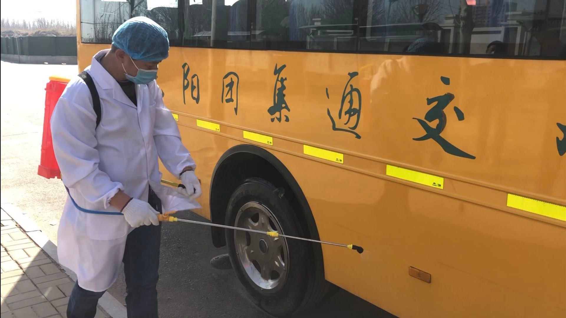 部門、校企聯動實景模擬,校車安全早準備! 部門、校企聯動實景模擬,校車安全早準備!