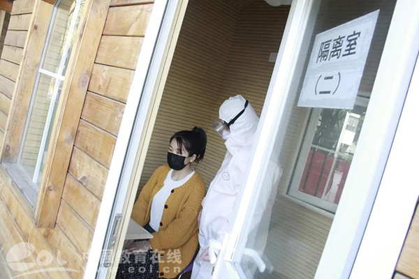 即將復(fù)學(xué)如何做好疫情防控?杭實(shí)外開展“情景式”防疫演練,提升疫情防控應(yīng)急處置能力 即將復(fù)學(xué)如何做好疫情防控?杭實(shí)外開展“情景式”防疫演練,提升疫情防控應(yīng)急處置能力