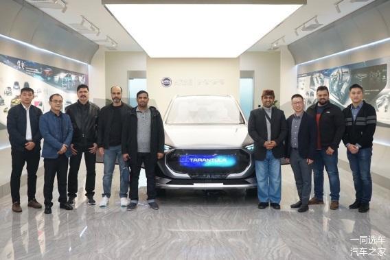 中東最大校車訂單花落誰家?186臺上汽MAXUS V80校車交付阿聯(lián)酋 中東最大校車訂單花落誰家?186臺上汽MAXUS V80校車交付阿聯(lián)酋