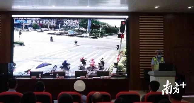 揭陽交警對校長及校車駕駛員開展集中培訓/ 揭陽交警對校長及校車駕駛員開展集中培訓