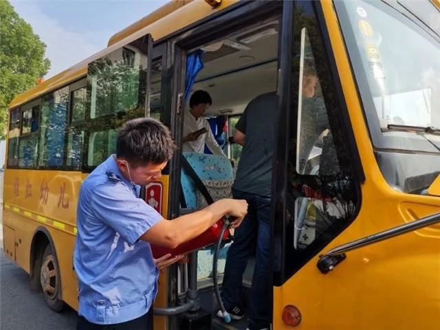 衡陽市雁峰區開展校車行駛交通安全專項督查行動/ 衡陽市雁峰區開展校車行駛交通安全專項督查行動