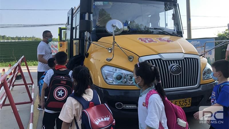 古柏中心小學組織校車安全應急演練活動