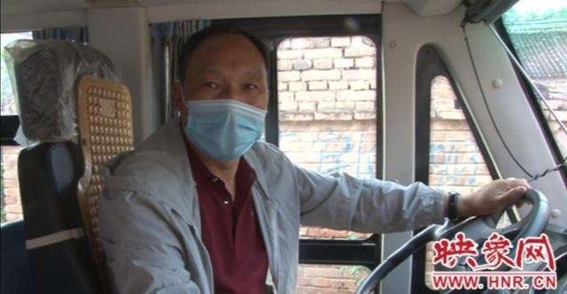 無牌不帶證還超員 鹿邑一幼兒園校車引家長擔憂 無牌不帶證還超員 鹿邑一幼兒園校車引家長擔憂