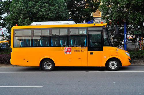 行業首例 青島校車服務標準化試點通過國家級驗收 行業首例 青島校車服務標準化試點通過國家級驗收