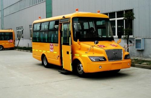 校車超載17人 司機車長皆獲刑 校車超載17人 司機車長皆獲刑