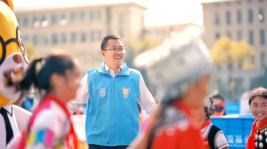 宇通人篇:萬里奔波,只為守護你平安成長! 宇通人篇:萬里奔波,只為守護你平安成長!