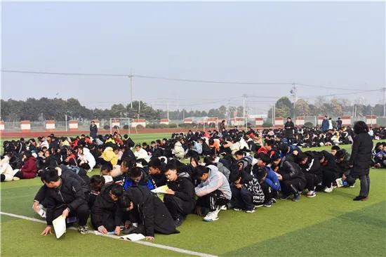 江蘇海安:年末歲底繃緊弦 校車、防震雙演練 江蘇海安:年末歲底繃緊弦 校車、防震雙演練