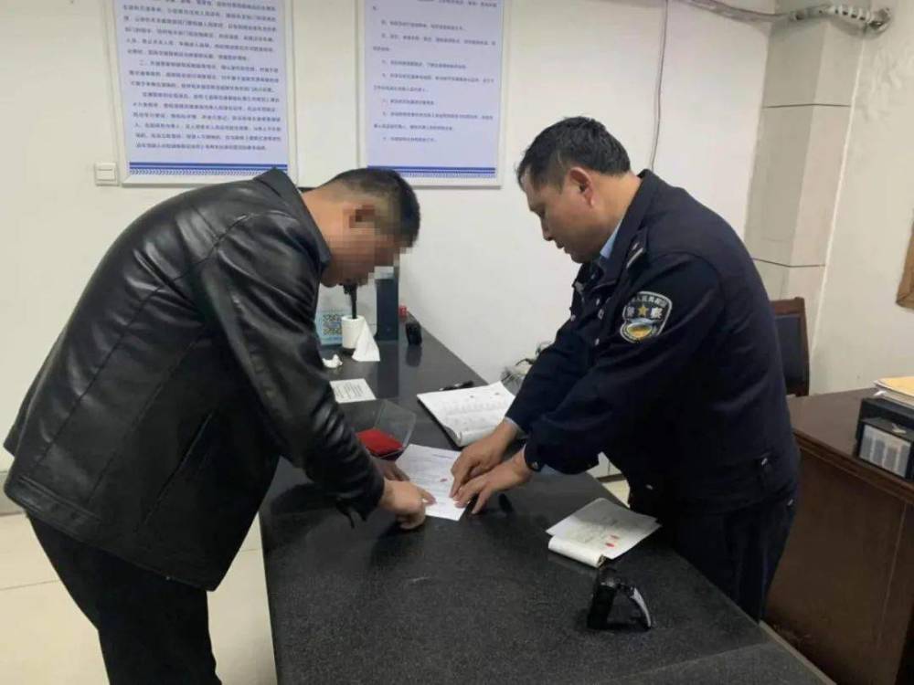 “校車”接送上下學孩子,被罰款10200元,家長:沒有更好的校車 “校車”接送上下學孩子,被罰款10200元,家長:沒有更好的校車