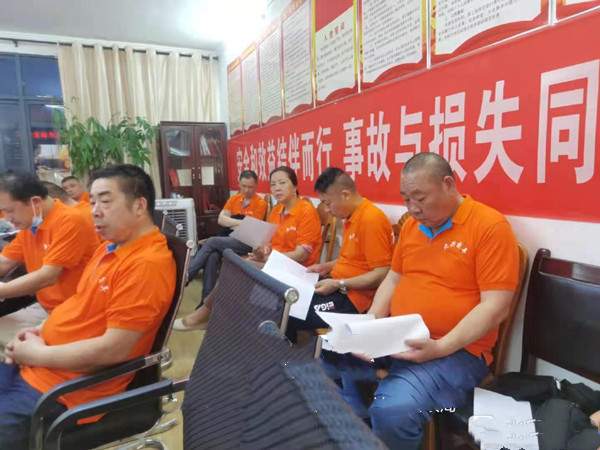 湖北：關(guān)注校車安全，鄂州大興校車一直在行動(dòng)