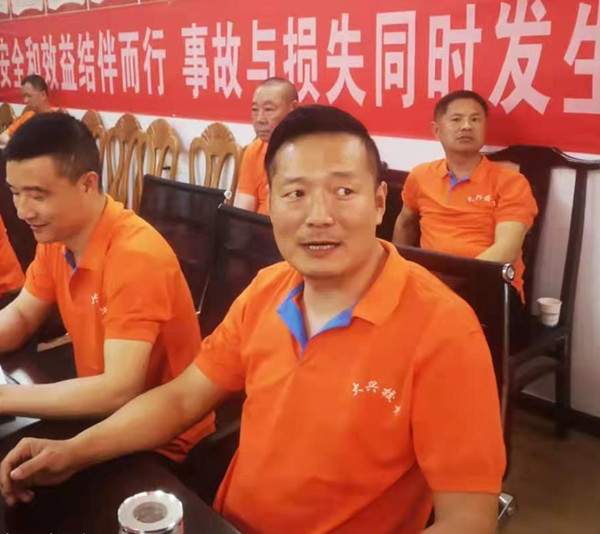 湖北：關(guān)注校車安全，鄂州大興校車一直在行動(dòng)