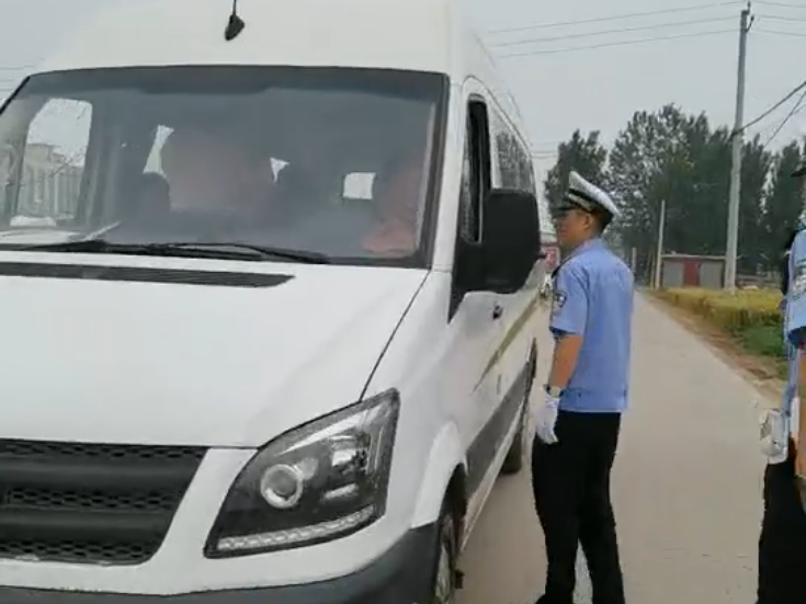 報廢“黑校車”嚴重超員接送幼兒 任丘一幼兒園負責人和駕駛人雙雙入刑！