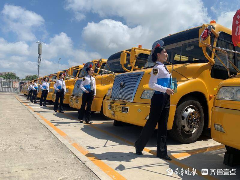 每天送15萬學子上下學，溫馨校車開通10年跑了1.6億公里