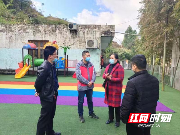 鳳凰縣:開展安全檢查 筑牢校園安全 051caabf8afd7fb24606fdfc25f23c6.jpg