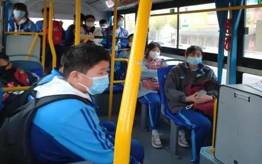 「我為群眾辦實事」阜平鎮:“私人訂制”校車 保安全惠民生 「我為群眾辦實事」阜平鎮:“私人訂制”校車 保安全惠民生