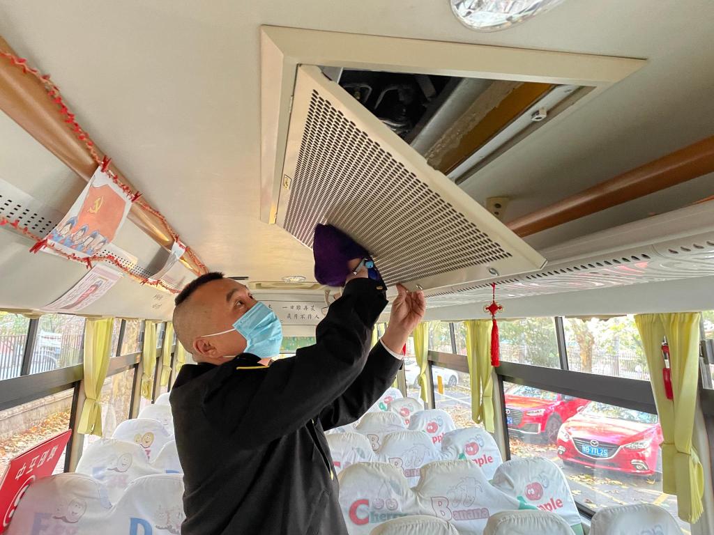 讓孩子們溫暖乘車!青島2000余輛溫馨校車全面開暖風 讓孩子們溫暖乘車!青島2000余輛溫馨校車全面開暖風