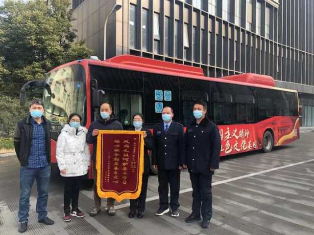 “最好校車司機”是哪位?杭州文一街小學師苑校區的孩子和家長心里有答案 圖片