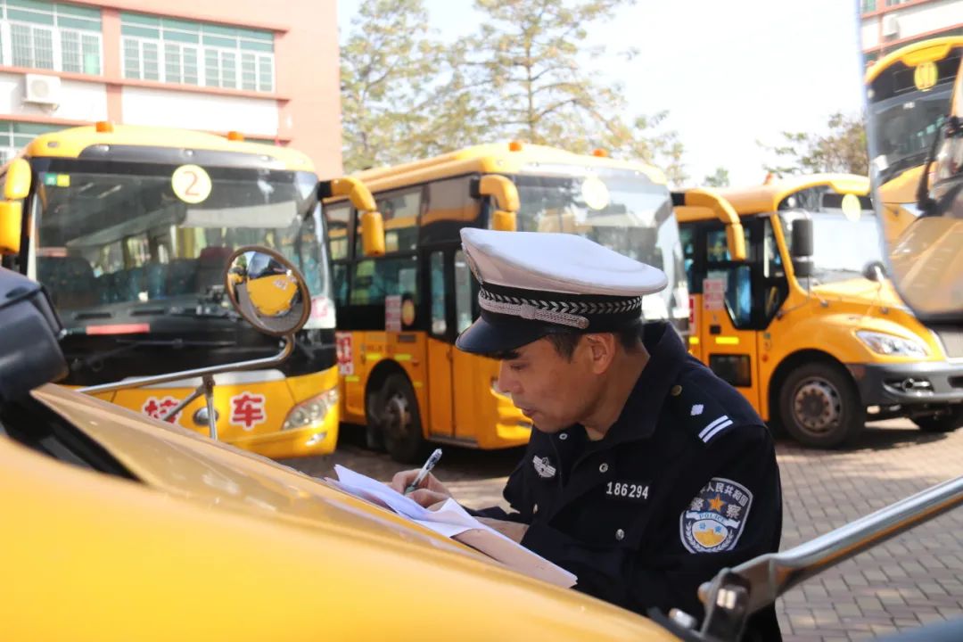 開學(xué)在即，校車也來做“體檢”！