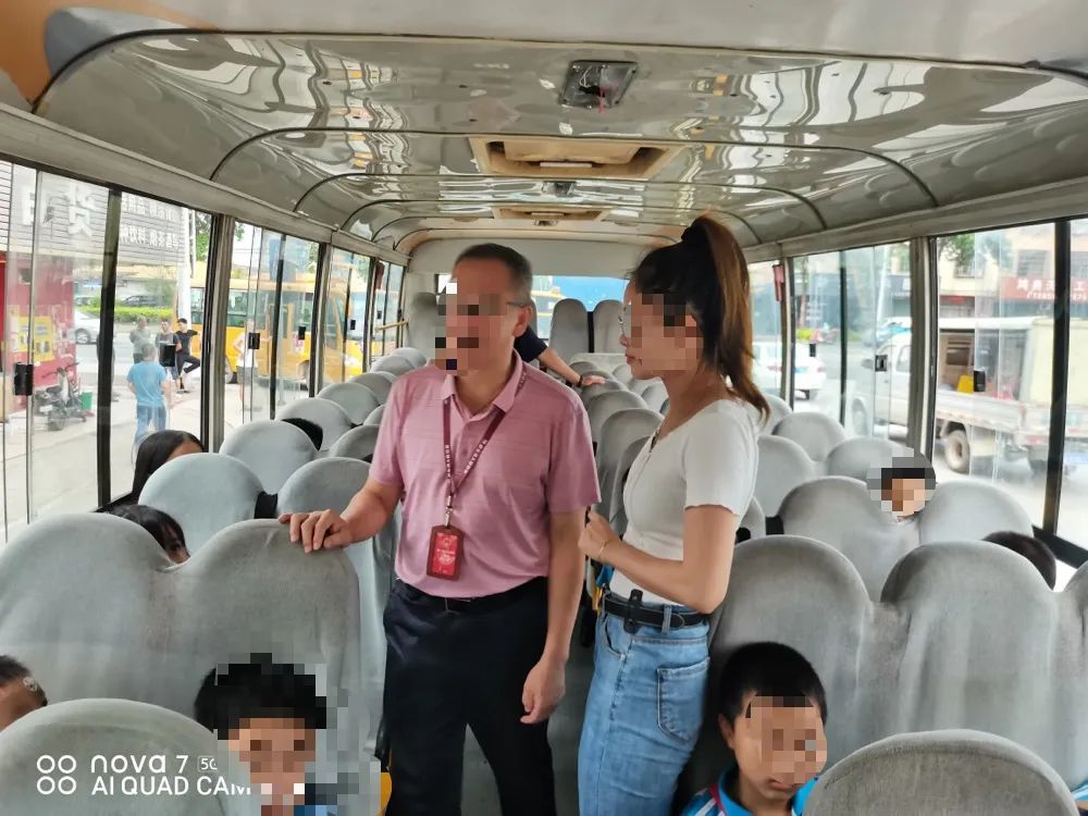 嚴(yán)把關(guān),護(hù)平安!強(qiáng)化校車安全檢查 嚴(yán)把關(guān),護(hù)平安!強(qiáng)化校車安全檢查