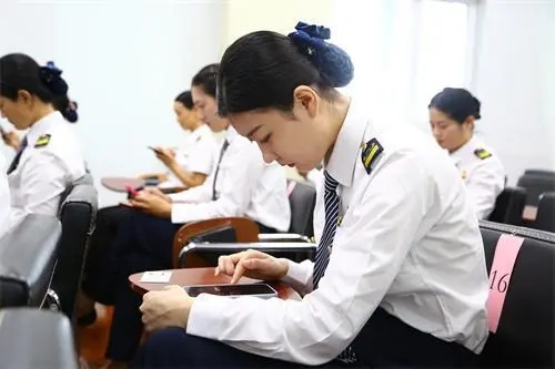 賽技能 提服務！2000余名校車隨車照管員同臺競技