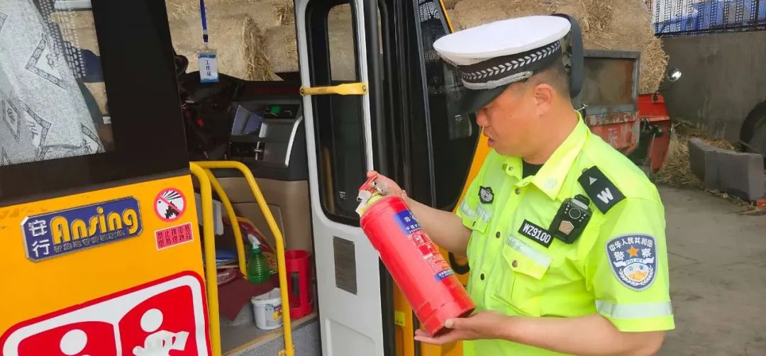 【工作動態】交通安全不放假!龍井交警護航在路上 圖片