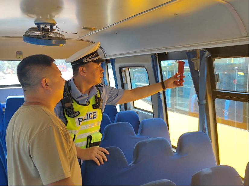 【平安校園】長春經(jīng)開區(qū)教育系統(tǒng)開展2023年秋季開學前校車安全檢查工作 圖片