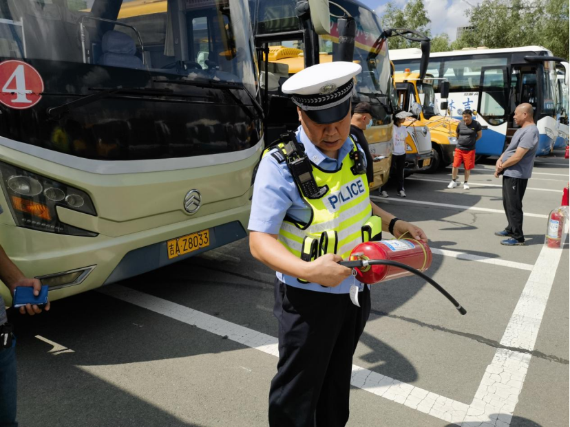 【平安校園】長春經(jīng)開區(qū)教育系統(tǒng)開展2023年秋季開學前校車安全檢查工作 圖片