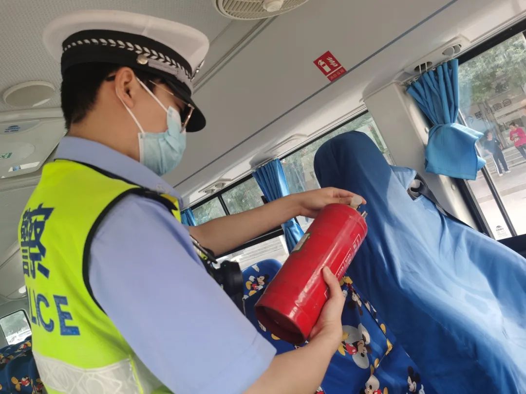 護航開學(xué)季 | 校車安全大檢查 為新學(xué)期保駕護航 圖片