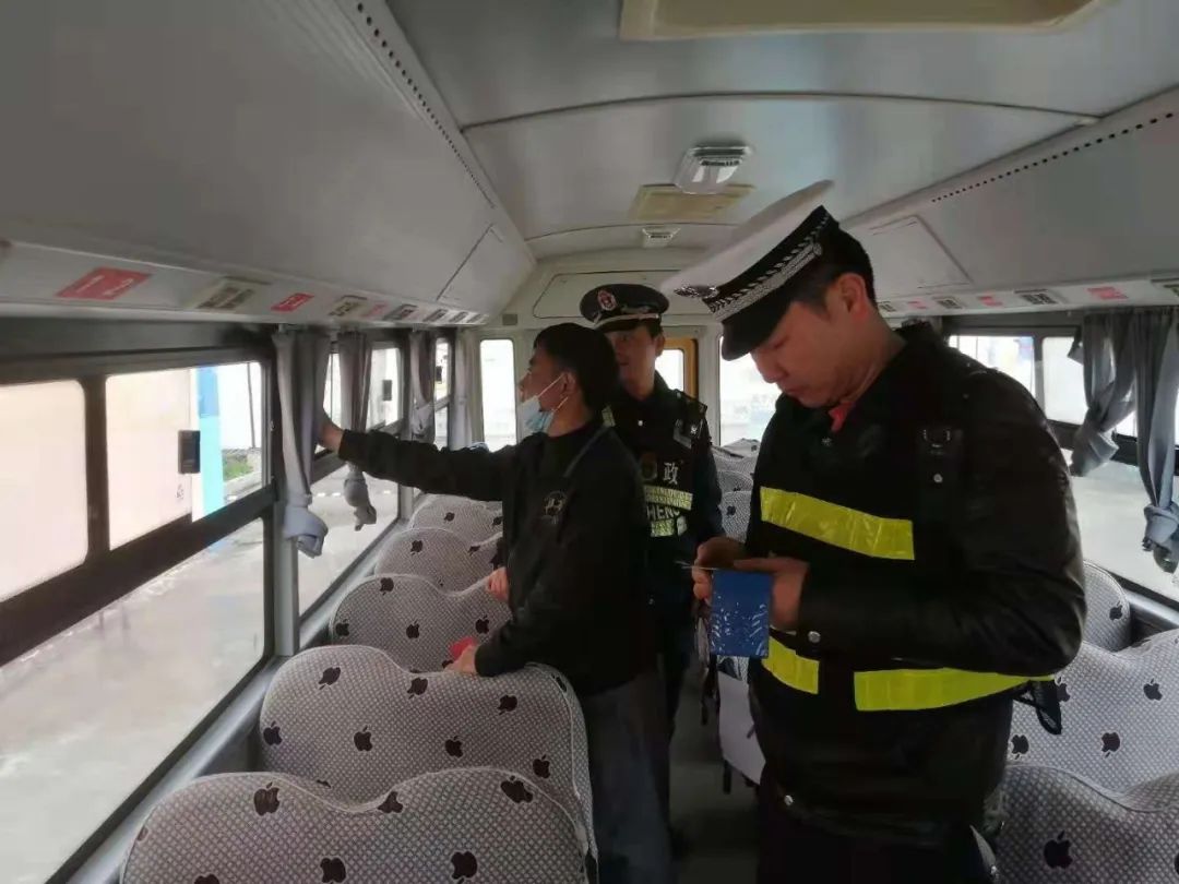 強化校車安全管理培訓,讓校車“跑”得更安全 | 夏季交通安全整治 圖片