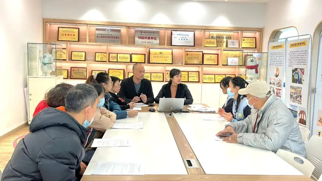 “校車安全無小事,應急演練常抓實”——記美致實驗幼兒園開展校車消防逃生應急疏散演練活動 圖片