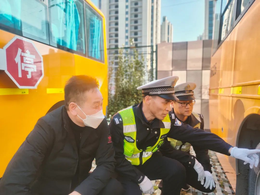 無為開展校車大體檢/ 圖片