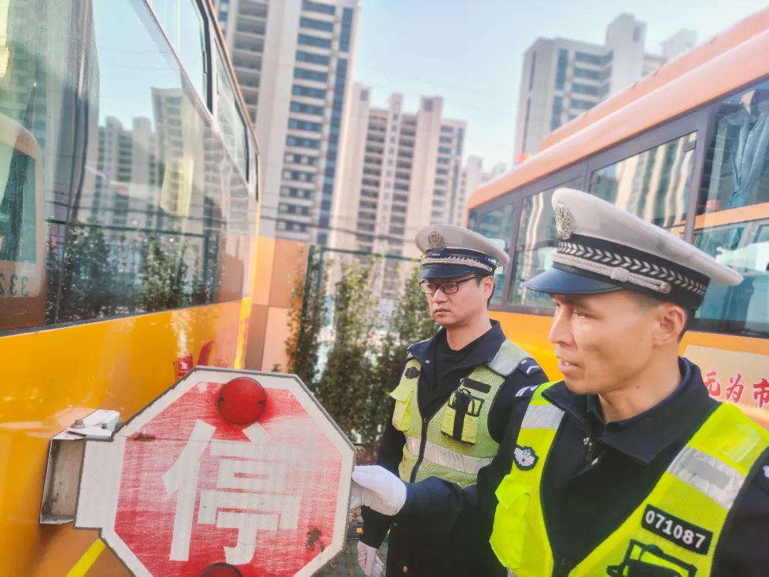 無為開展校車大體檢/ 圖片