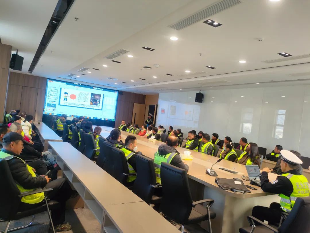 無為開展校車大體檢/ 圖片