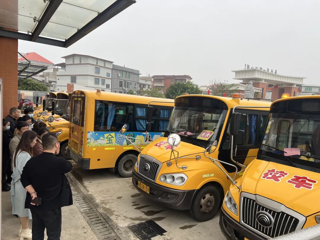 強化校車安全“大檢查”，擰緊校車出行“安全閥”