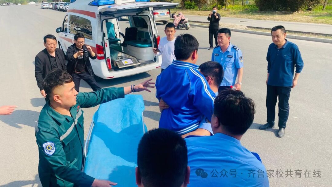 曹縣開展校車安全應急疏散演練/ 圖片