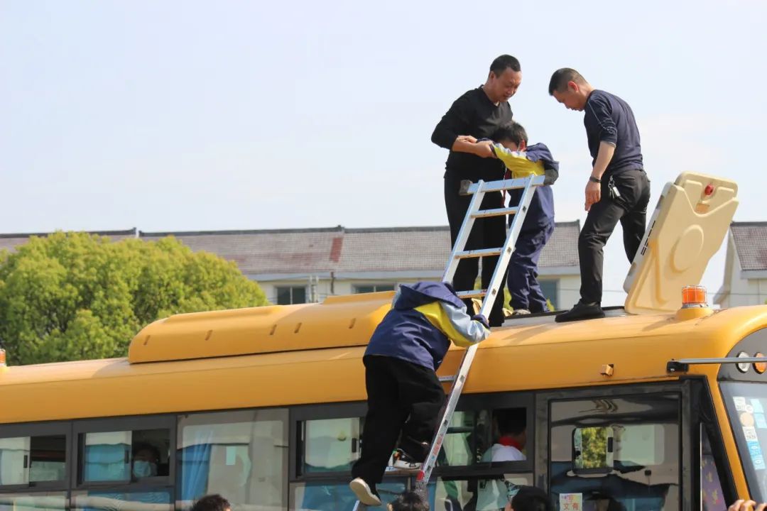 嵊州長運:守護未來,長運校車安全演練 圖片