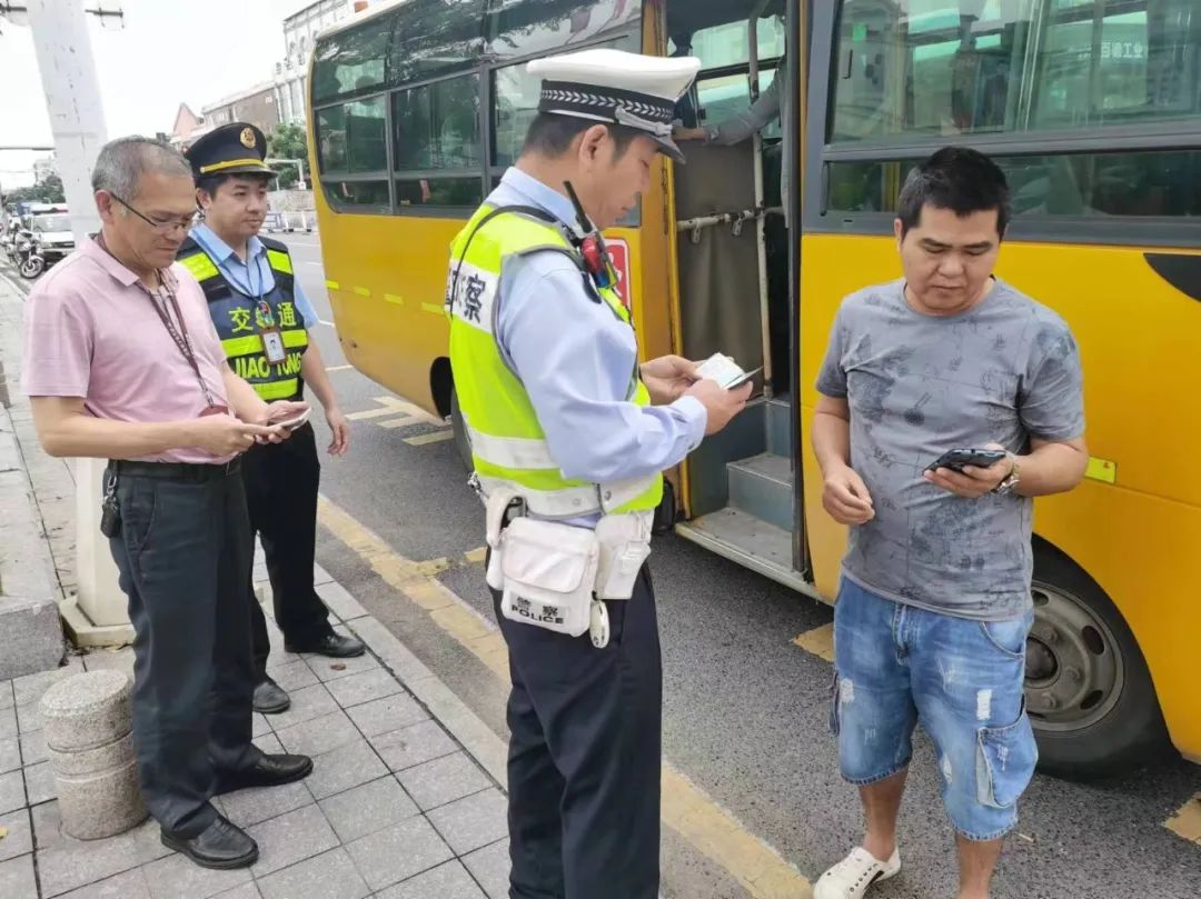 嚴把校車“體檢關” 護航學生“平安路” 圖片