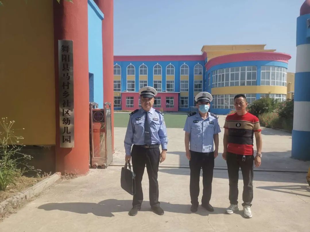 校車安全無(wú)小事！舞陽(yáng)交警開展校車安全檢查，“問題”車輛立即整改