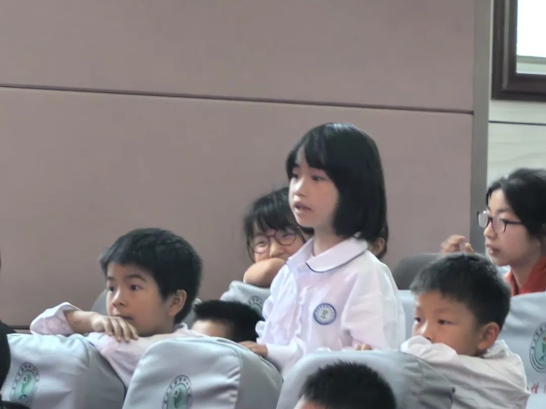 護航學(xué)生“出行路”——張澤中小學(xué)校開展校車應(yīng)急疏散演練 護航學(xué)生“出行路”——張澤中小學(xué)校開展校車應(yīng)急疏散演練